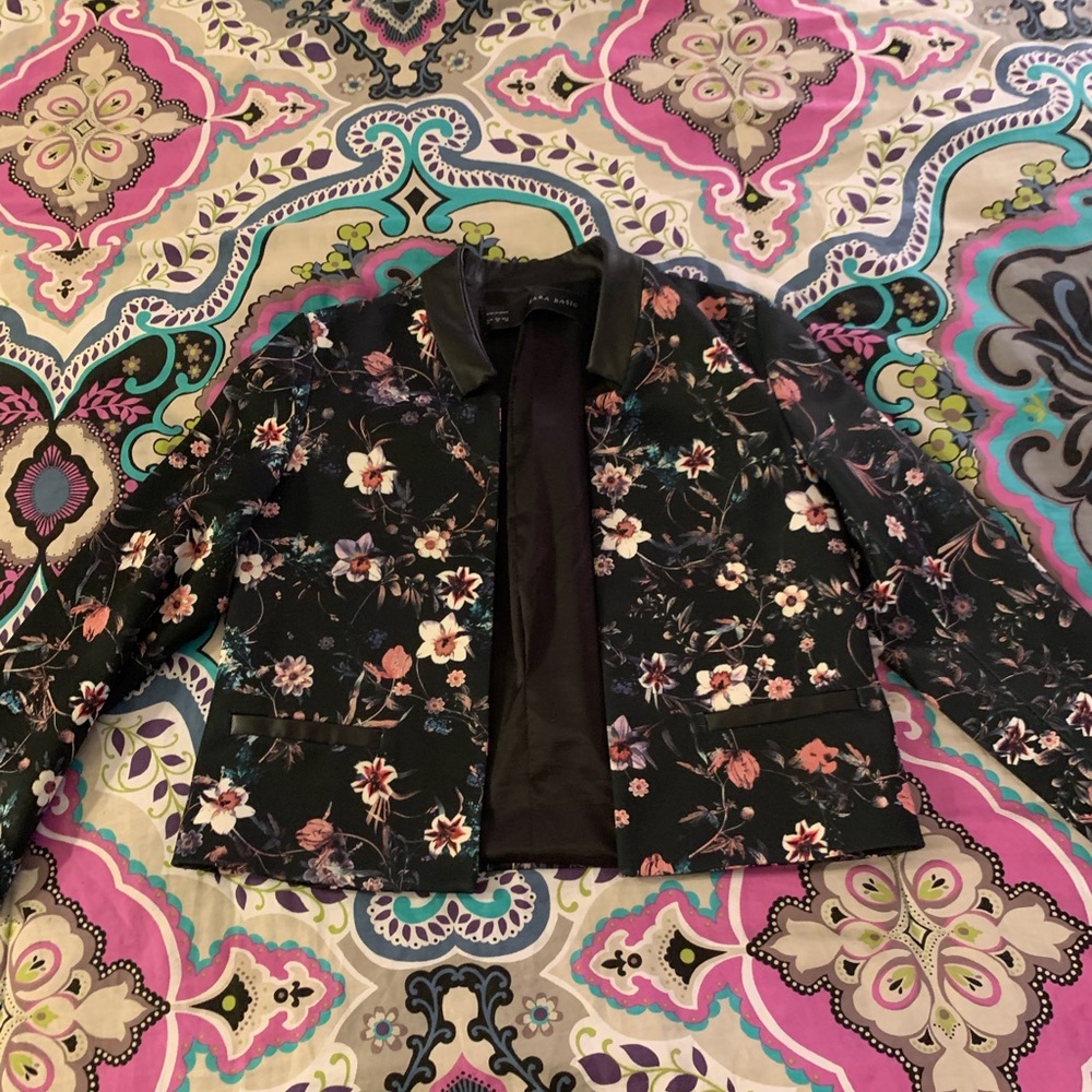 ZARA Floral jacket blazer Size Medium